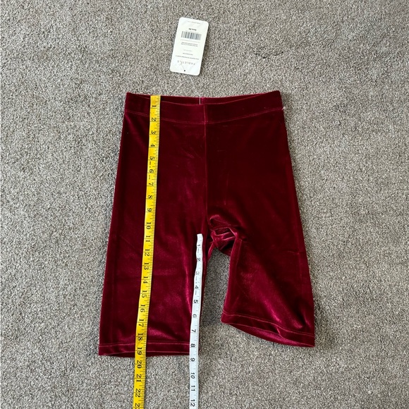 Fabletics High Waisted Velour Bike Shorts size S💥New with tags Stretchy sexy - Picture 4 of 12